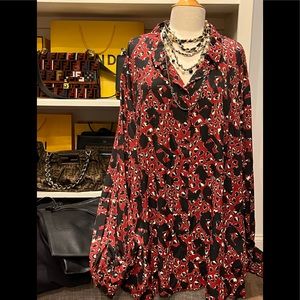 FABULOUS ANIMALPRINT   This top is awesome long sleeves, fancy cuffs, loose fit